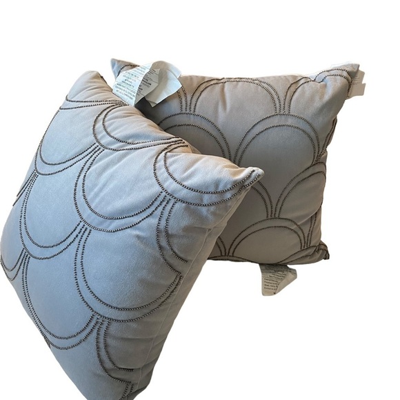 NWT Scott Living throw pillows.  Gray in color. - Picture 9 of 11